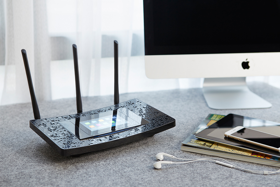 TP-Link Touch P5 analisis, precio, un router tactil que rompe tendencia, donde comprarlo