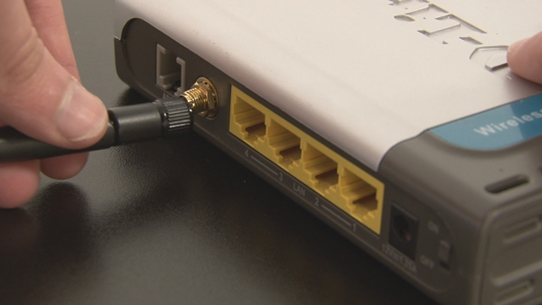 Formas de mejorar tu red WiFi: adatadores PLC, extensores de red, colocar el router en otra posición…
